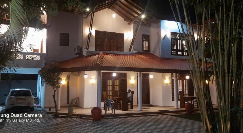 Royal Villa Polhena