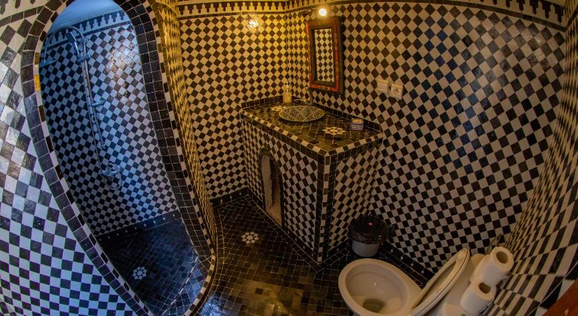 Image of Superior Triple Room 16