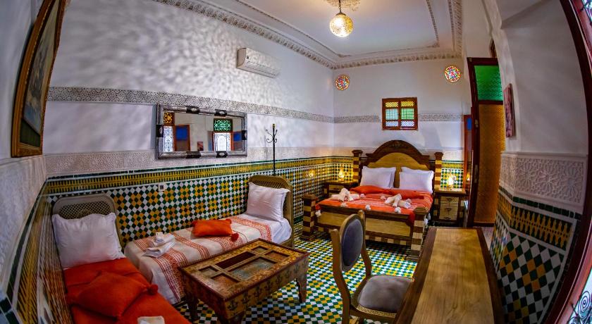 Image of Deluxe King Suite 6