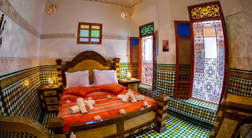 Image of Deluxe King Suite 14