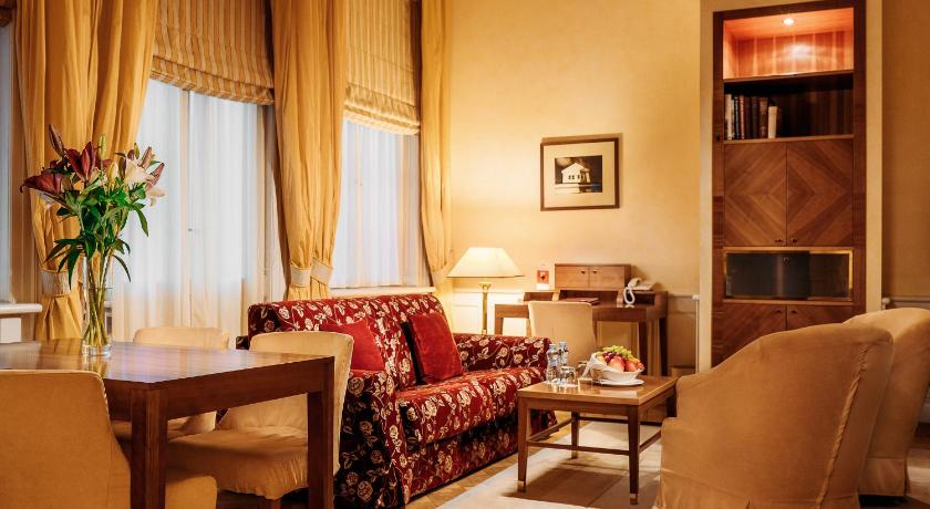 Image of Suite with Old Town Square View 9