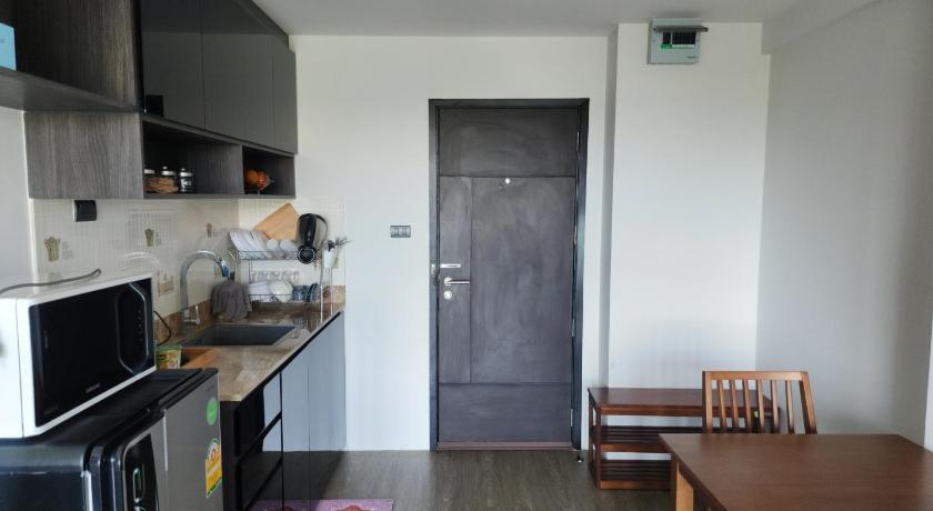 촌부리 The High One 2星级 酒店 泳池