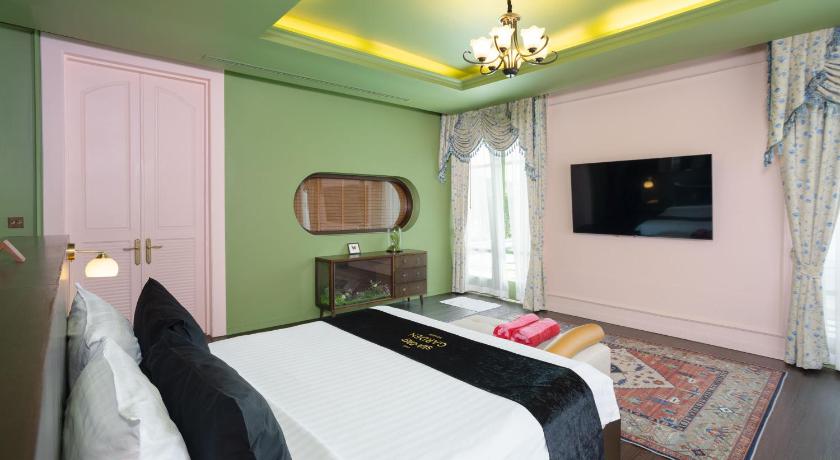 Image of Deluxe Pool Access Room 6