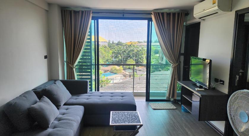 촌부리 The High One 2星级 酒店 大堂