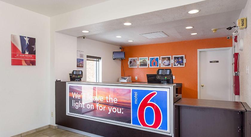 Motel 6 Baton Rouge Southeast