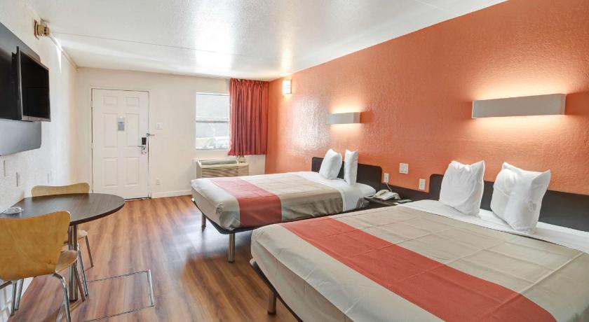 Motel 6-Dallas, TX - Forest Lane