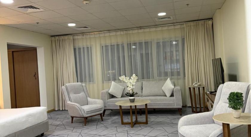 Image of Deluxe Suite 4