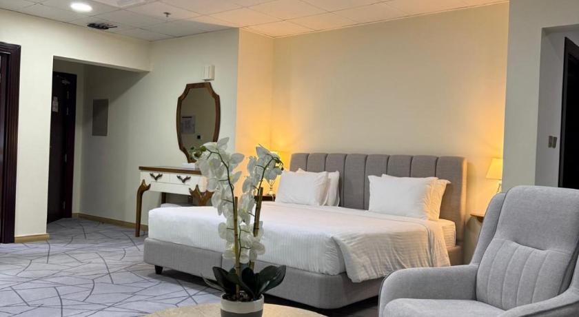 Image of Deluxe Suite 3