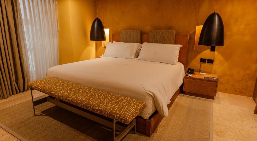 Image of Standard King Room 1