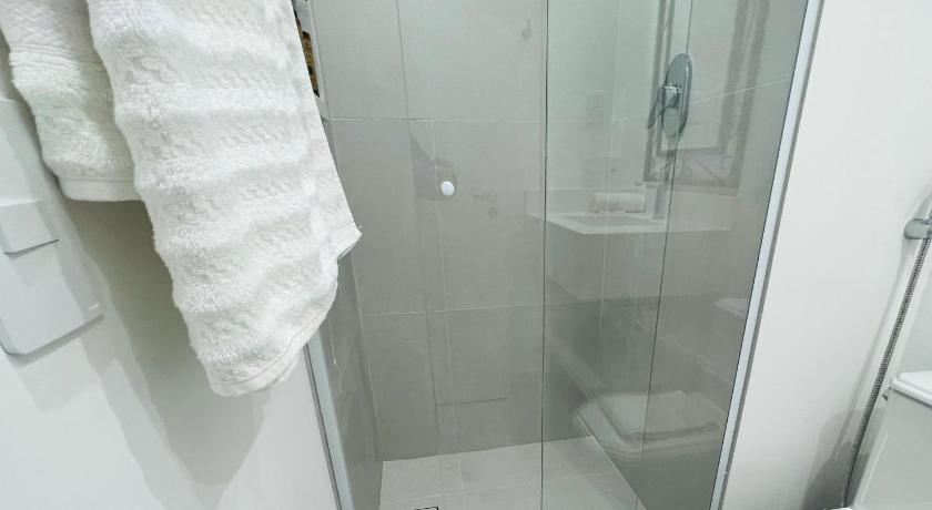 Image of Queen Suite 13