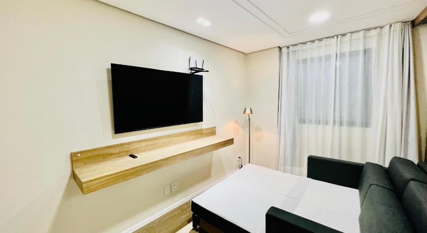 Image of Queen Suite 8