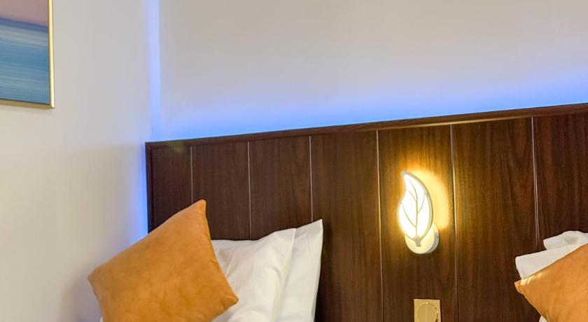 Image of Superior Twin Room 14