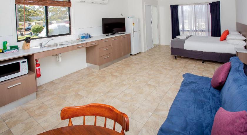 Gippsland Region BIG4 Traralgon Park Lane Holiday Park 4-Star Guesthouse room