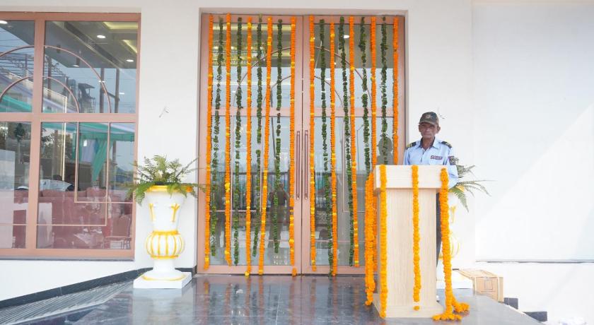 The Alpine Hotel, Aligarh 