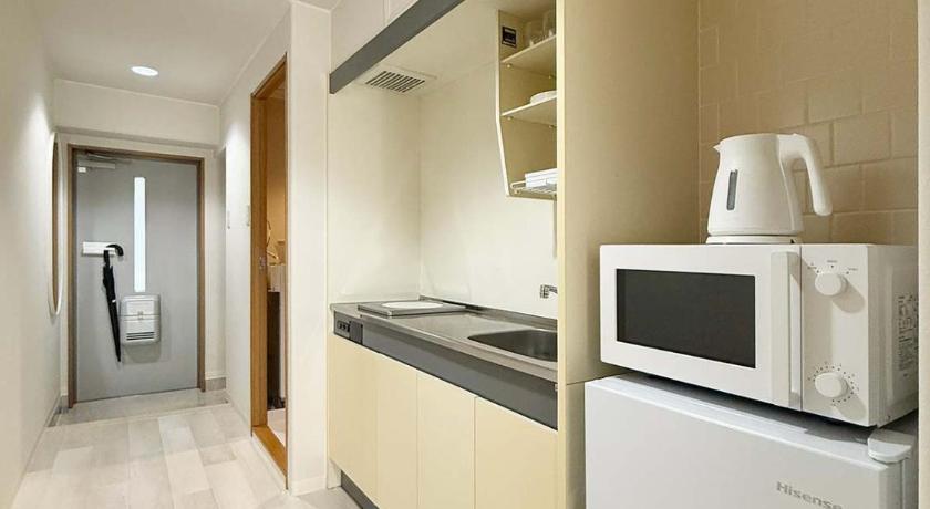 広島 Grandeur by b hotel - Cozy Studio in Perfect Spot Walk to Peace Park 3星级 住宿 泳池
