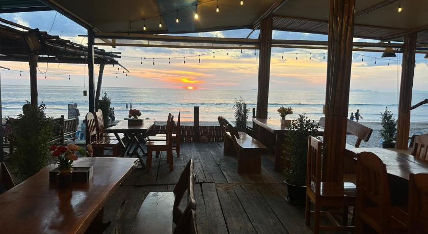 Lanta Island Resort - image 8