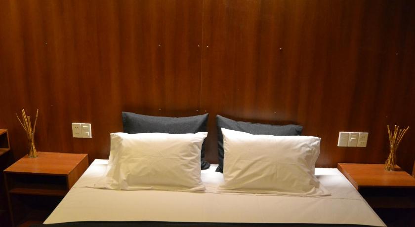 Image of Deluxe King Room 7