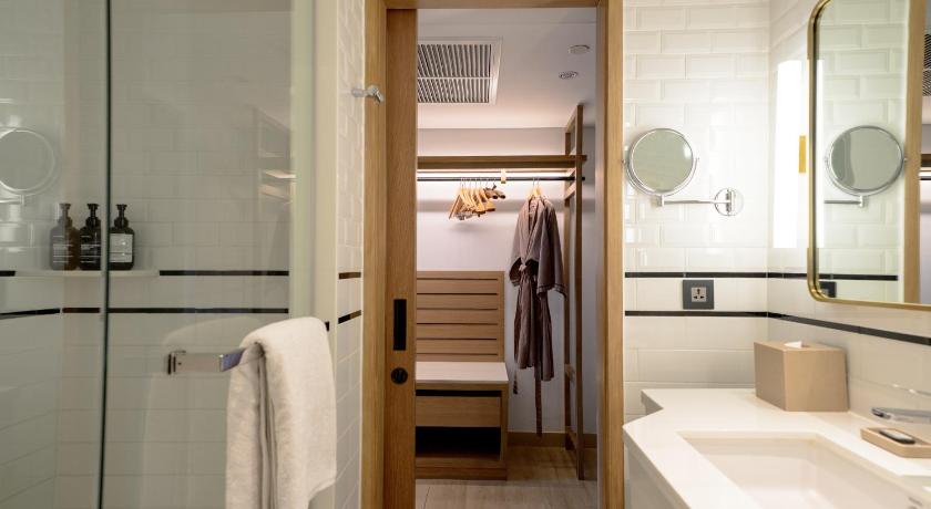 Image of Deluxe Twin Room 11