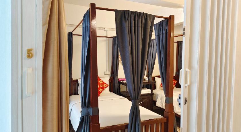 Image of Twin Room with Shared Bathroom 7