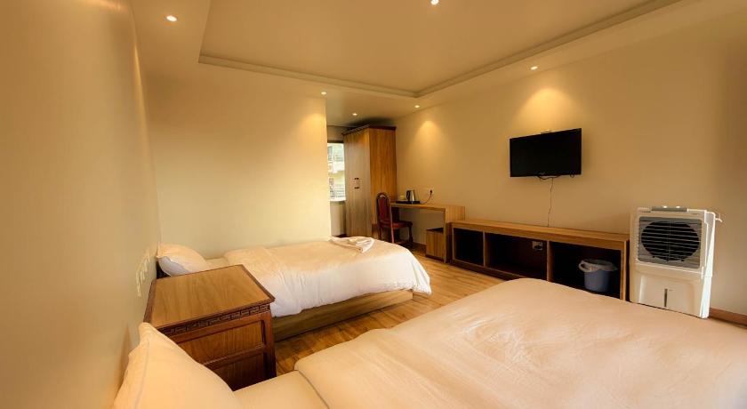 Tharlam Guest House — Kathmandu (2)