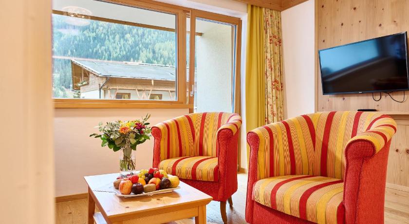 Image of Junior Suite 8