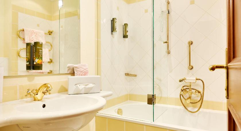Image of Luxury Single Room 5