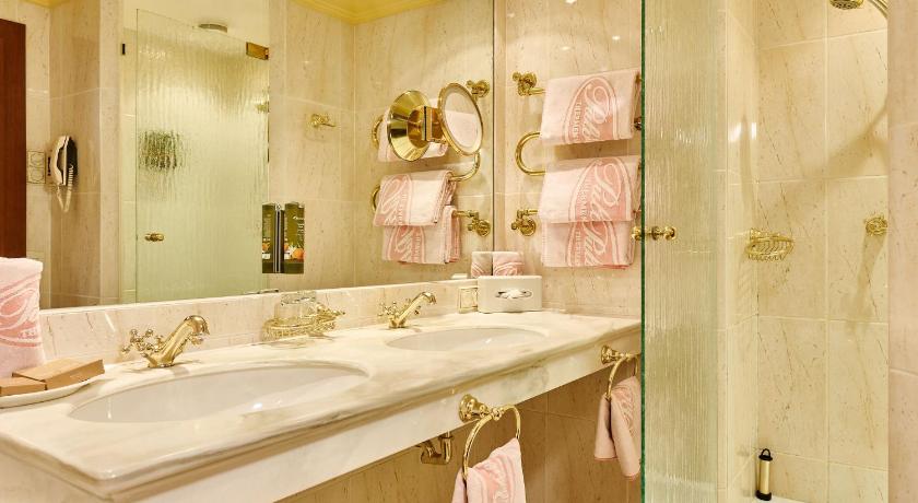 Image of Luxury Apartment 7