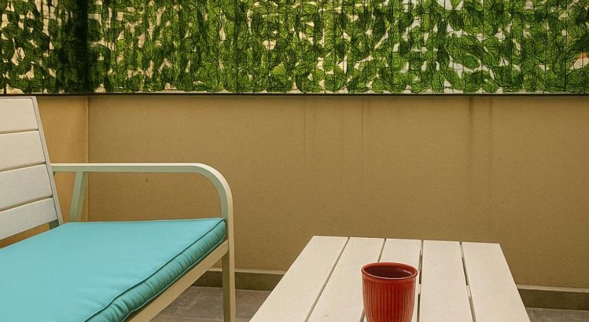 Sparkle Hotel - image 5