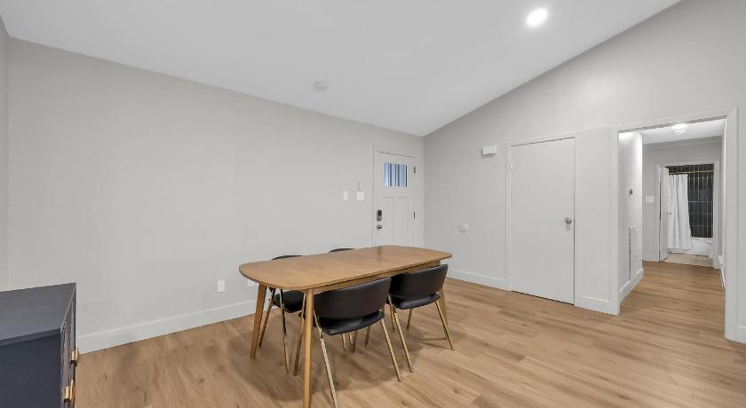 더 우드랜즈 (TX) Fire Pit Grill Hammock King Bed 4성급 숙소 스위트룸