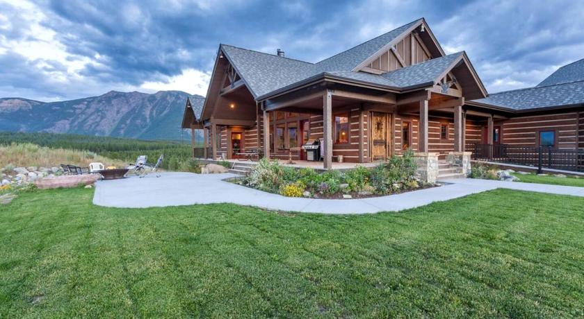 웨스트 글레셜 (몬태나) Amazing Log Cabin Rental with Pool Table in the Mountains in West Glacier, Montana 4성급 숙소 객실