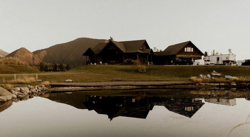 西冰川 (蒙大拿) Amazing Log Cabin Rental with Pool Table in the Mountains in West Glacier, Montana 4星级 住宿 设施
