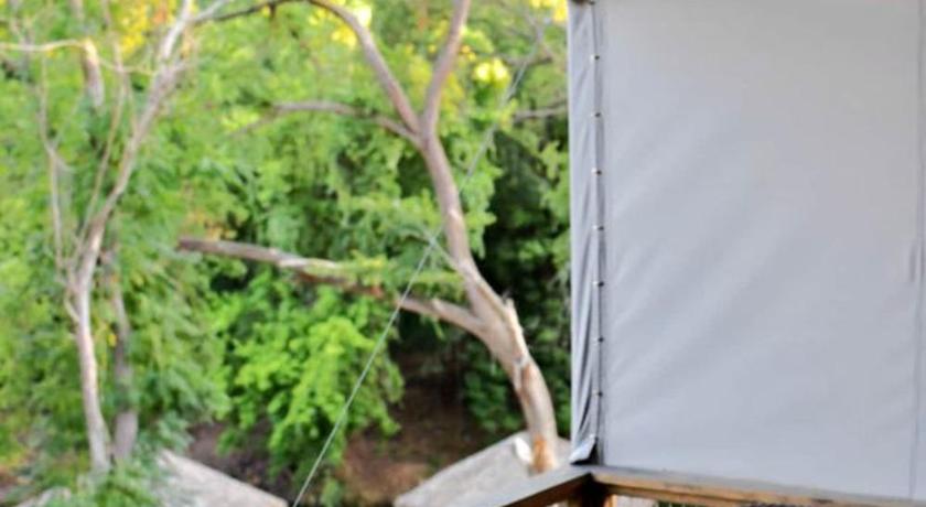 세인트 헤드윅 Aquatic Retreat: Waterfront Tented Cabin with Full Amenities for Water Lovers in Cibolo, TX 4성급 숙소 객실