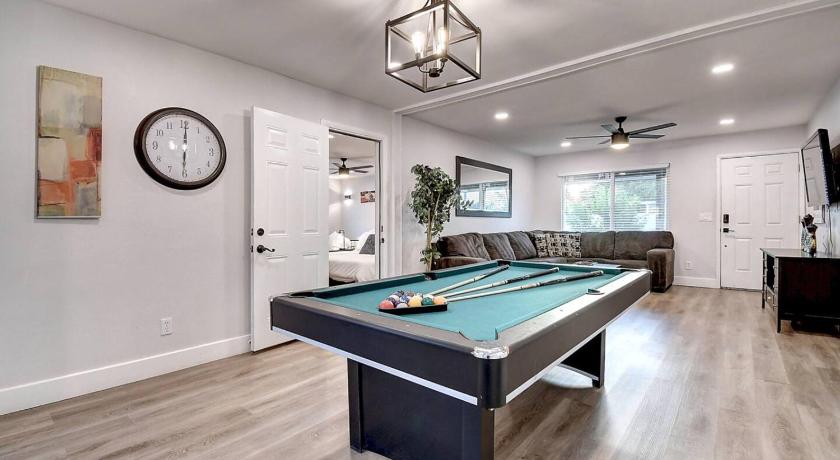 피닉스 (AZ) Scottsdalestays 6BDRM-4BA-14 BED-Pool-Spa-Theater. 5성급 숙소 객실