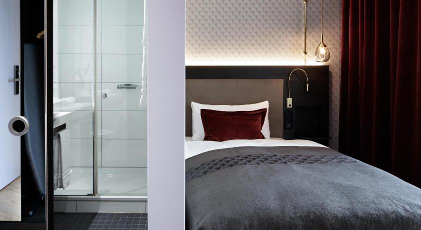 Image of Standard Single Room 4