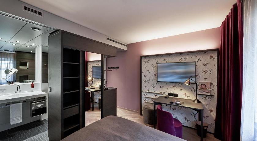 Image of Classic Queen Room 1