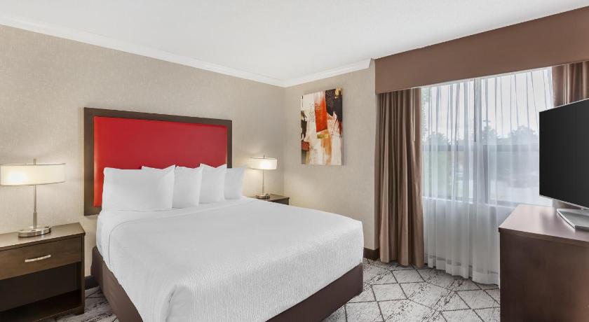 Best Western Plus Rose City Suites