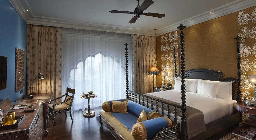Image of Fairmont Gold King Non Smoking: 2 complimentarycraft beers or signature cocktail at Anjum per room per stay, Happy Hours (Buy 1 Get 1) at Anjum Bar on Select beverages, 20% off on F&B and Laundry // Set dinner for couple at Zarin @ INR 5000 ++ 0