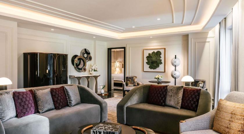 Image of Penthouse Suite 1 King Bedroom on 28th floor, Living & Dining Rooms, Kitchenette 4