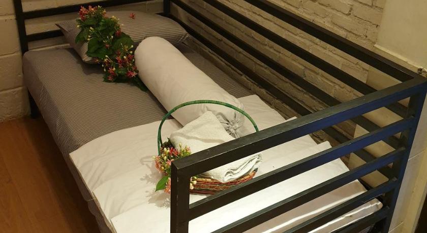 Image of Single Room 6