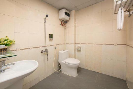Hanoi Train Street Hostel – Hanoi, NY