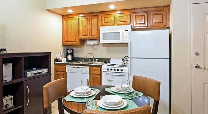 Image of 1 Bedroom 1 Queen Suite with Sofabed 7