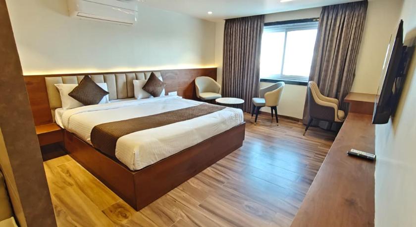 Ricch Hotels - image 12