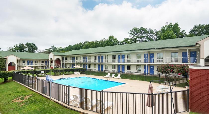 Motel 6-Gainesville, GA