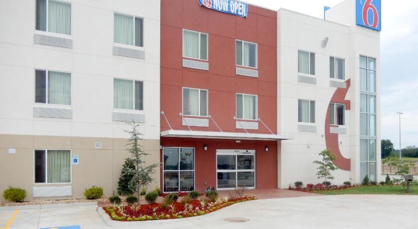 Motel 6-Tulsa, OK