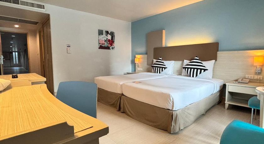 Image of Superior Room 8