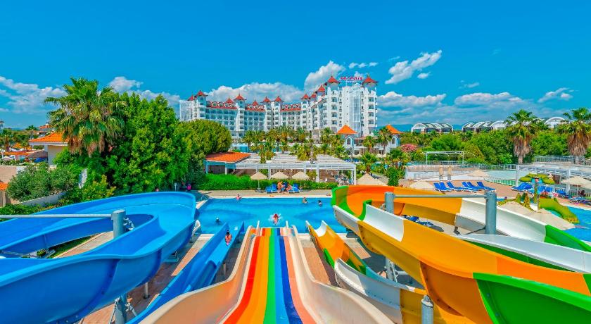 Serenis Hotel