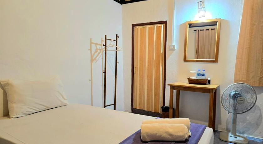 Image of Twin Room with Fan 0