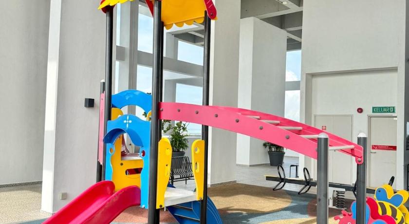 말라카 존커의 아파트먼트 (512m², 침실 1개, 프라이빗 욕실 1개) (The Quartz Residence  Melaka) 5성급 게스트하우스 수영장