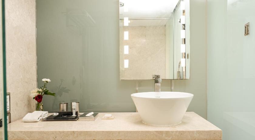 Image of Luxury Premium Room 2