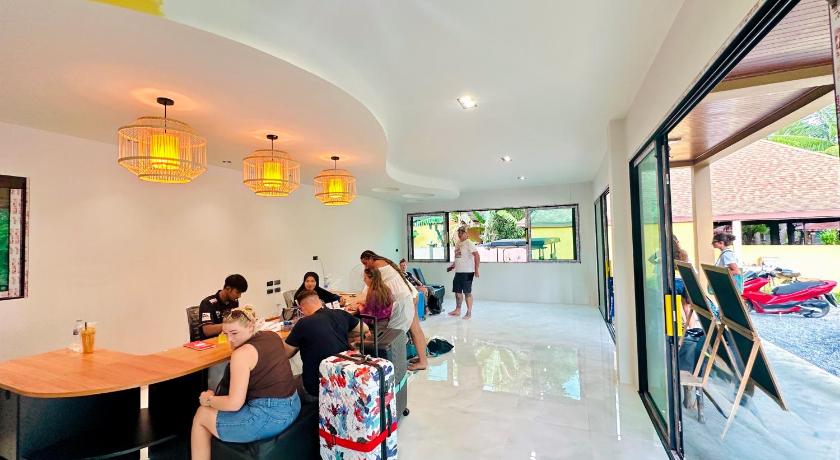 Lanta Palm Beach Resort - image 5